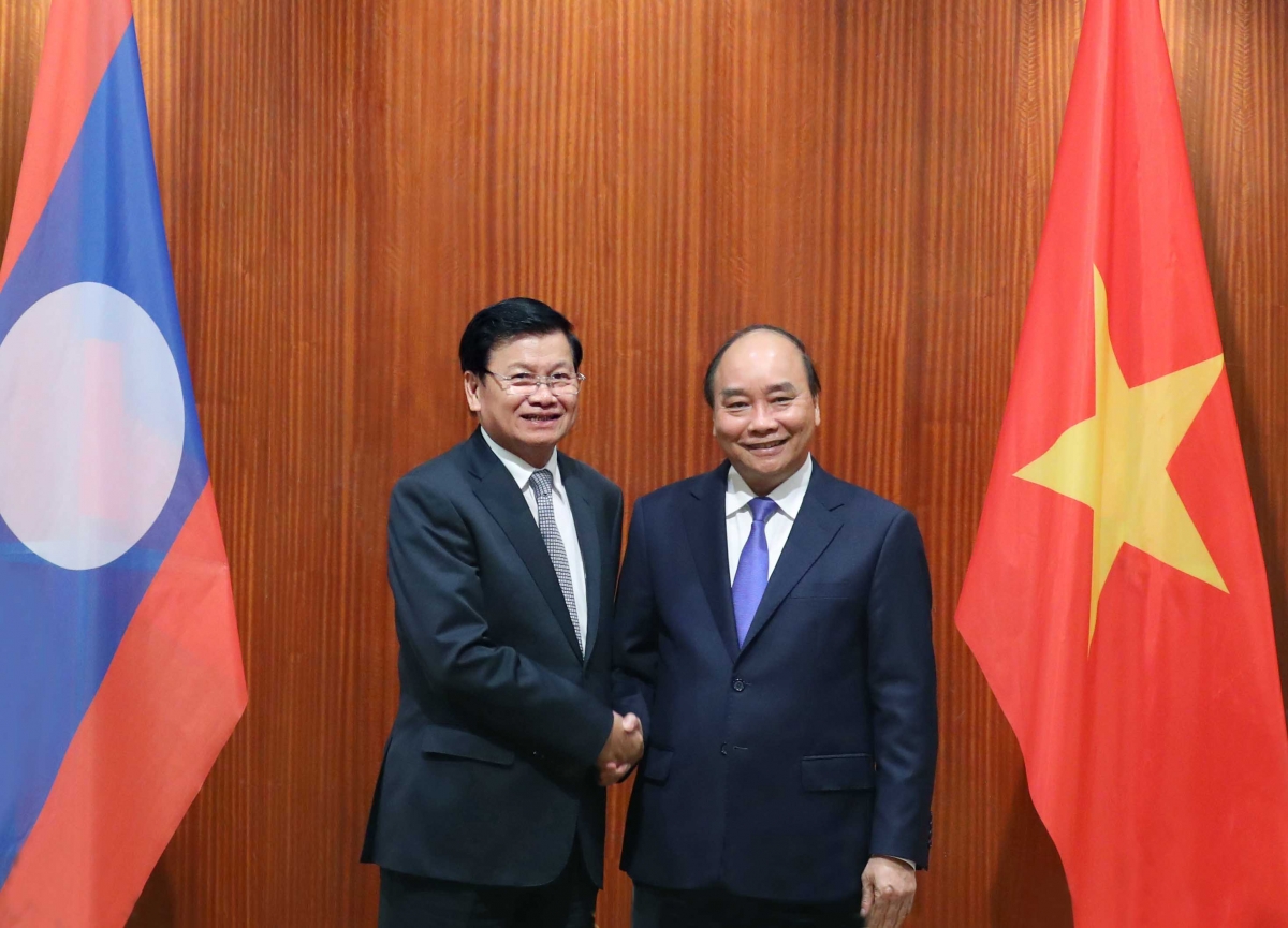 Chủ tịch nước Nguyễn Xuân Phúc và Tổng Bí thư, Chủ tịch nước Lào Thongloun Sisoulith