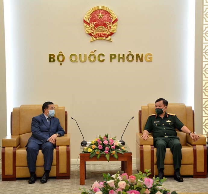 Bộ Quốc phòng Việt Nam tiếp tục hỗ trợ Bộ Quốc phòng Lào vật tư y tế phòng, chống dịch Covid-19