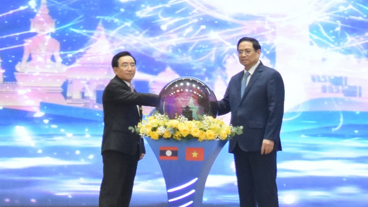 Hai Thủ tướng đã ấn nút phát động Năm Đoàn kết Hữu nghị Việt Nam-Lào, Lào-Việt Nam 2022.