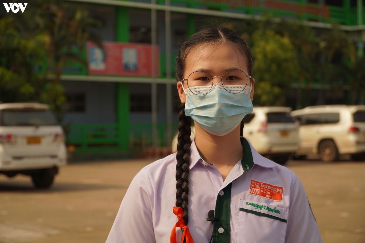 Em Mina Saynhavong mong muốn được trở thành một bác sỹ để có thể chữa bệnh cứu người, giống như Bác Hồ có tấm lòng vĩ đại bao la.  