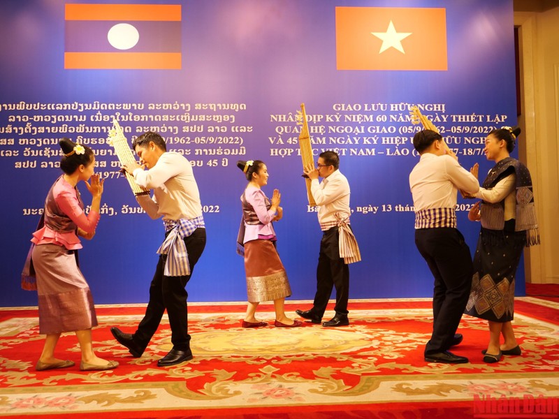 Giao lưu hữu nghị Việt Nam-Lào tại Bắc Kinh ảnh 4