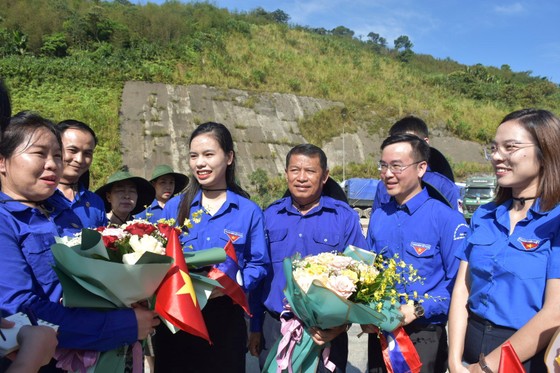Đoàn đại biểu Lào tham dự chương trình Gặp gỡ hữu nghị thanh niên Việt Nam - Lào ảnh 4