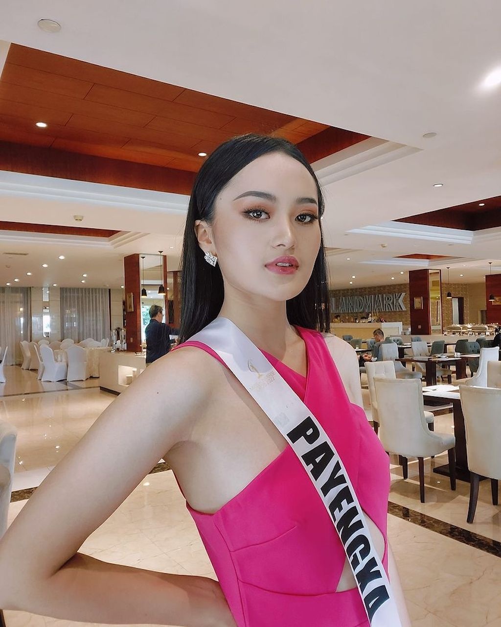 Người đẹp H’Mông đăng quang Hoa hậu Hoàn vũ Lào 2022  - ảnh 6
