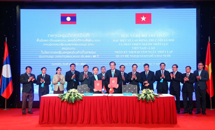 Việt Nam - Lào ký thỏa thuận hợp tác phát triển nguồn nhân lực  - 2