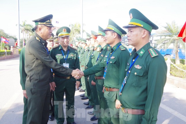 Giao lưu Sĩ quan Biên phòng trẻ Việt - Lào lần thứ nhất ảnh 2