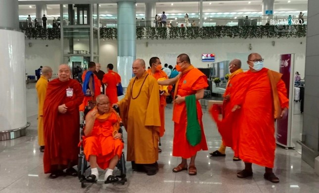 Phái đoàn lãnh đạo cao cấp Liên minh Phật giáo Lào thăm chính thức Việt Nam ảnh 1