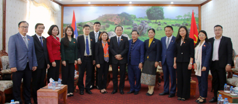 Đoàn đại biểu Nhóm Đại biểu Quốc hội trẻ Việt Nam thăm, làm việc tại CHDNND Lào -0
