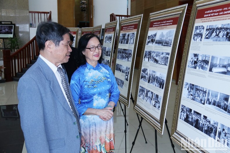 Triển lãm “Quan hệ Việt Nam-Lào, chuyện kể từ những kỷ vật” ảnh 1