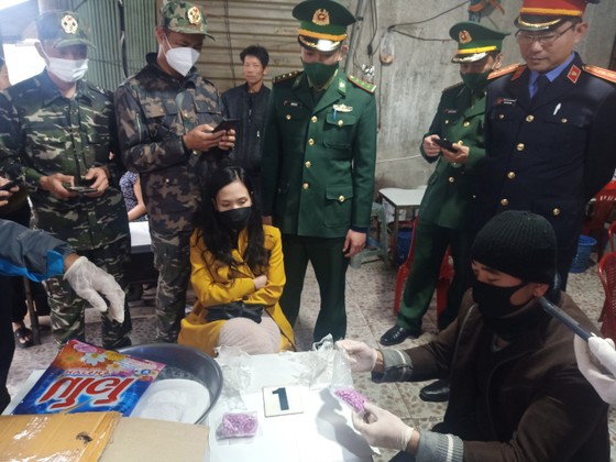 Liên tiếp phát hiện ma túy giấu trong hàng “ship” từ Lào về Việt Nam  ảnh 2