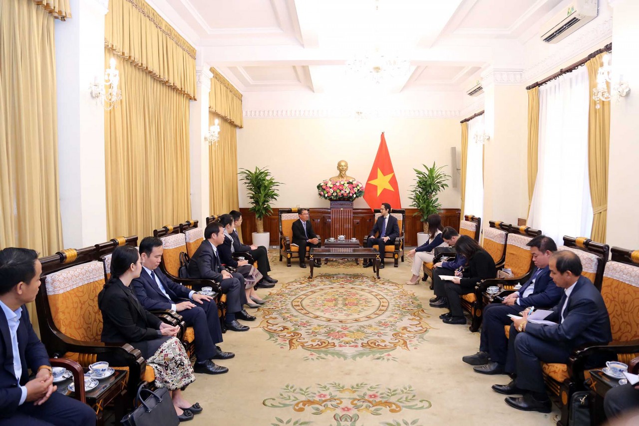 Tăng cường trao đổi về triển khai công tác ngoại giao kinh tế giữa Bộ Ngoại giao Việt Nam và Lào