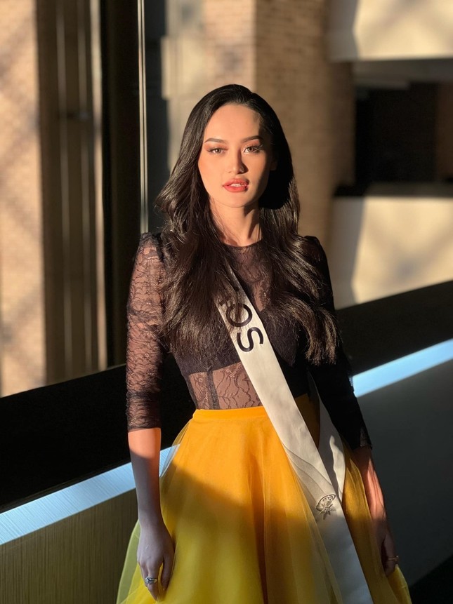 Đại diện Đông Nam Á duy nhất lọt Top 16 Miss Universe: Người dân tộc H’Mông và còn gì nữa? ảnh 2