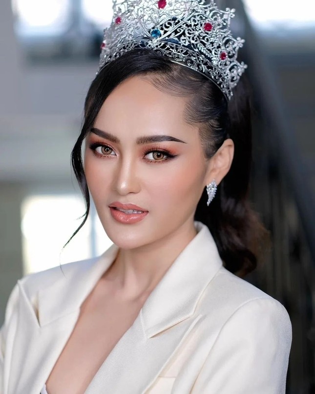 Đại diện Đông Nam Á duy nhất lọt Top 16 Miss Universe: Người dân tộc H’Mông và còn gì nữa? ảnh 6