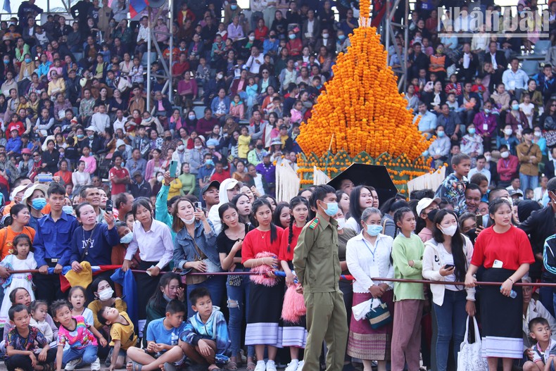 Lễ hội voi Lào năm 2023 thu hút hàng chục nghìn du khách ảnh 4