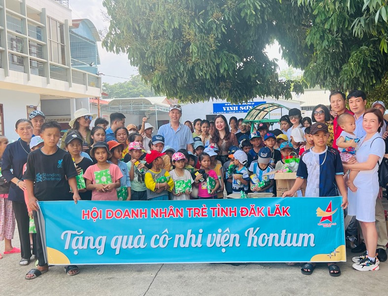 Hội Doanh nhân trẻ tỉnh Đắk Lắk tham gia Diễn đàn kết nối thúc đẩy thương mại, du lịch Việt Nam–Lào - Ảnh 3
