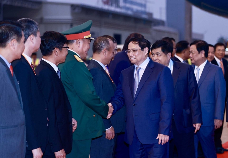 Lễ đón Thủ tướng Phạm Minh Chính tại sân bay quốc tế Wattay, thủ đô Vientiane, Lào