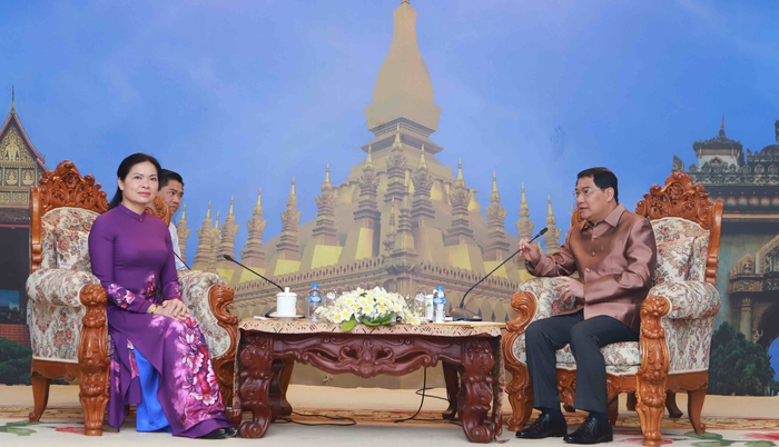 Đô trưởng Thủ đô Viêng Chăn (Lào) đề xuất tổ chức Hội 2 nước làm cầu nối để nữ doanh nhân hợp tác, đầu tư - Ảnh 1.
