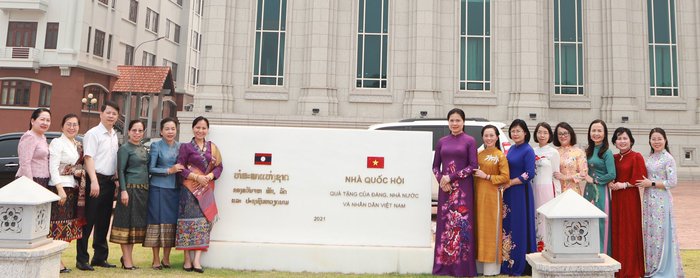 Đô trưởng Thủ đô Viêng Chăn (Lào) đề xuất tổ chức Hội 2 nước làm cầu nối để nữ doanh nhân hợp tác, đầu tư - Ảnh 4.