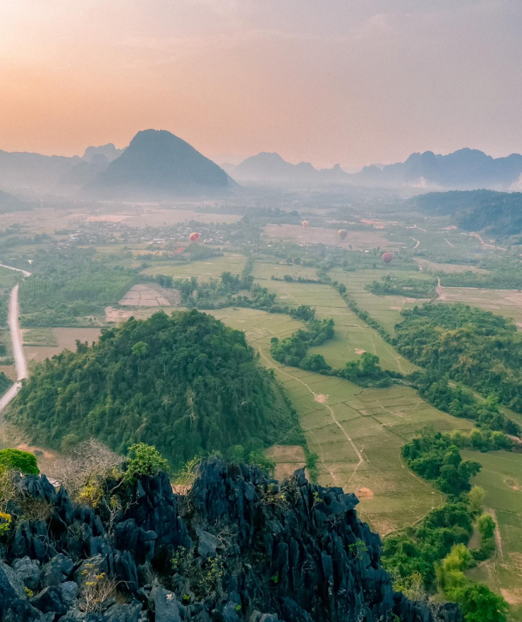 Những ngày đầu hè vi vu khắp Lào của du khách Việt - 7