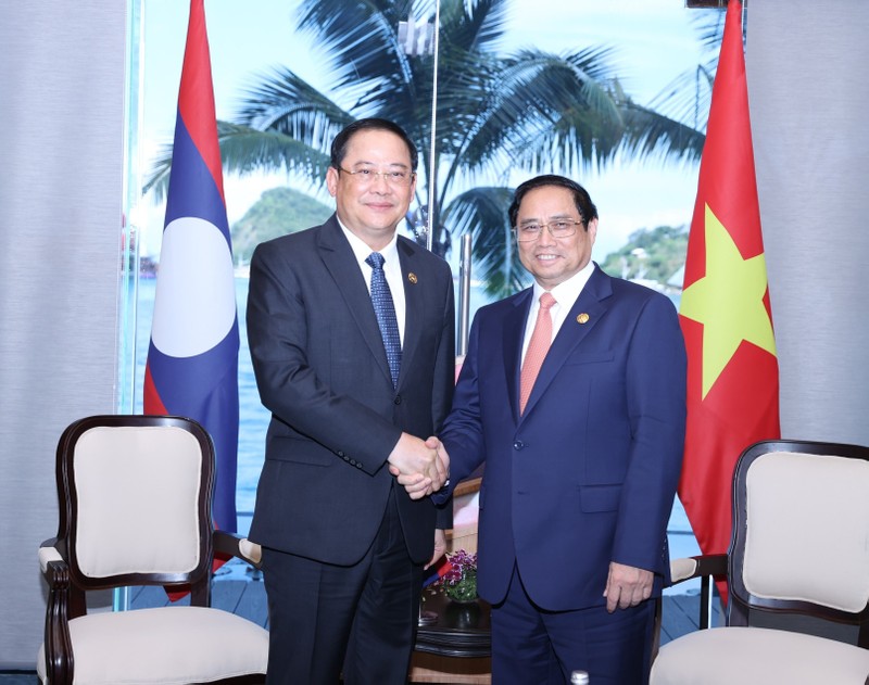 Thủ tướng Phạm Minh Chính và Thủ tướng Sonexay Siphandone tại buổi tiếp.