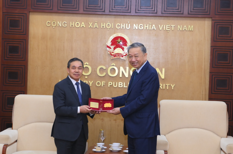 Góp phần thúc đẩy mối quan hệ đoàn kết đặc biệt, hợp tác toàn diện Việt Nam - Lào -0
